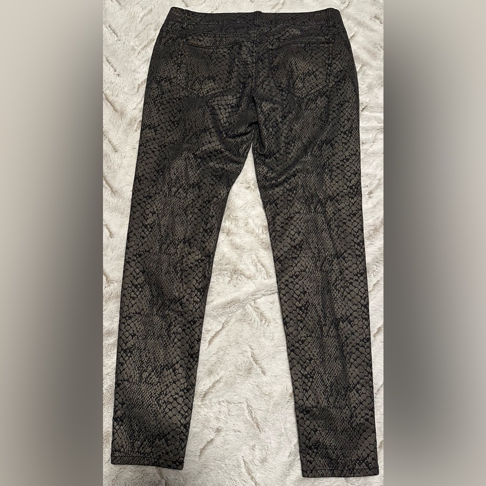 Celebrity Pink Junior’s Snake Print Skinny Leggings Jeggings Pants - Picture 16 of 16
